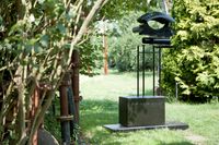 Elegante Skulptur in schwarz f&uuml;r den Garten in Leipzig